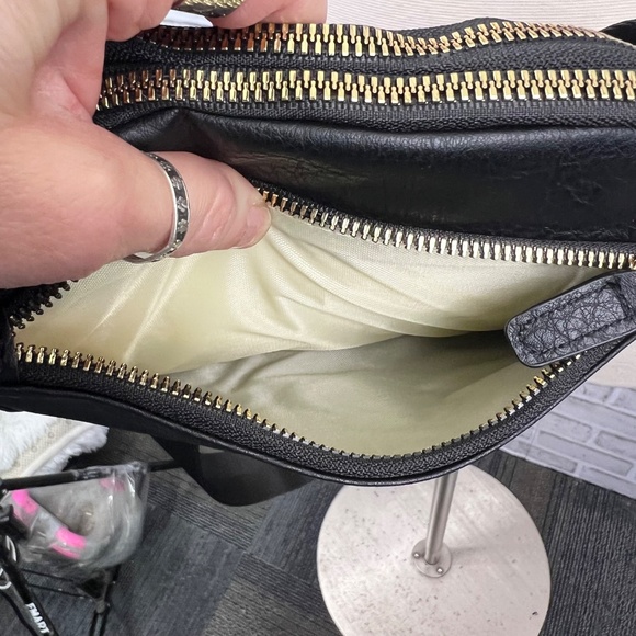 Unisex Waist Pack Crossbody Bag Adjustable Strap Triple Zipper Pocket 9"x6.5" - Picture 9 of 9